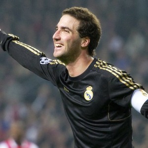 爱游戏全站-运动雕塑大赛：运动与艺术的融合创作，运动雕塑作品